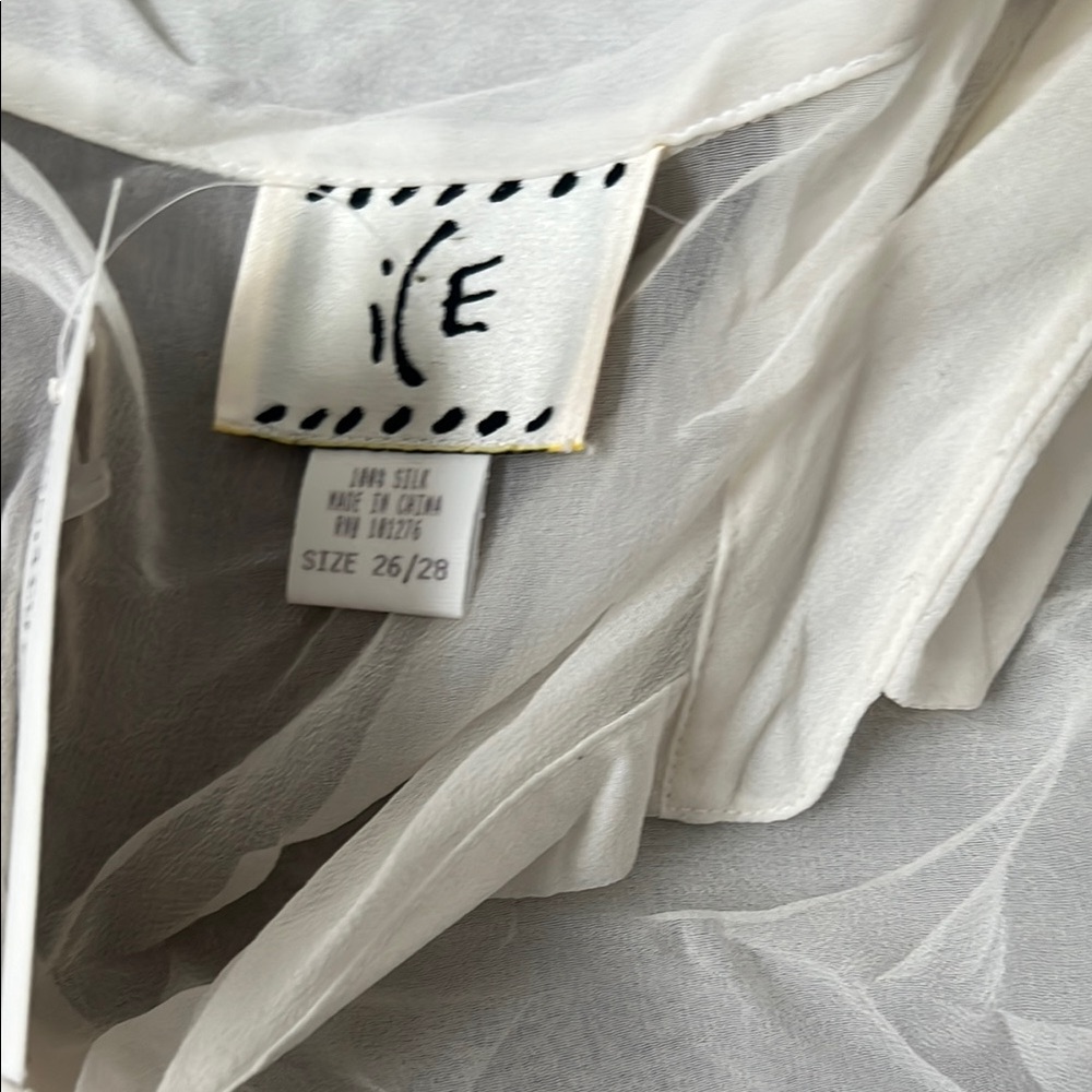 Elegant White Sheer Blouse NWT us size 26/28 - Picture 5 of 5